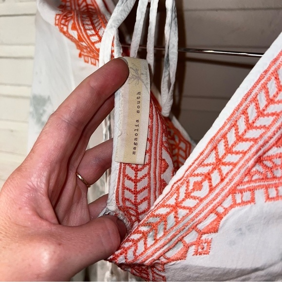 Magnolia South White and Peach Tie Dye Embroidered Tunic, Women’s Size Small - Picture 4 of 8